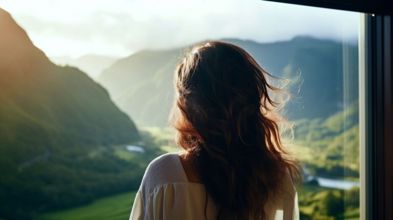 Daily Journaling Prompts For Self-Reflection